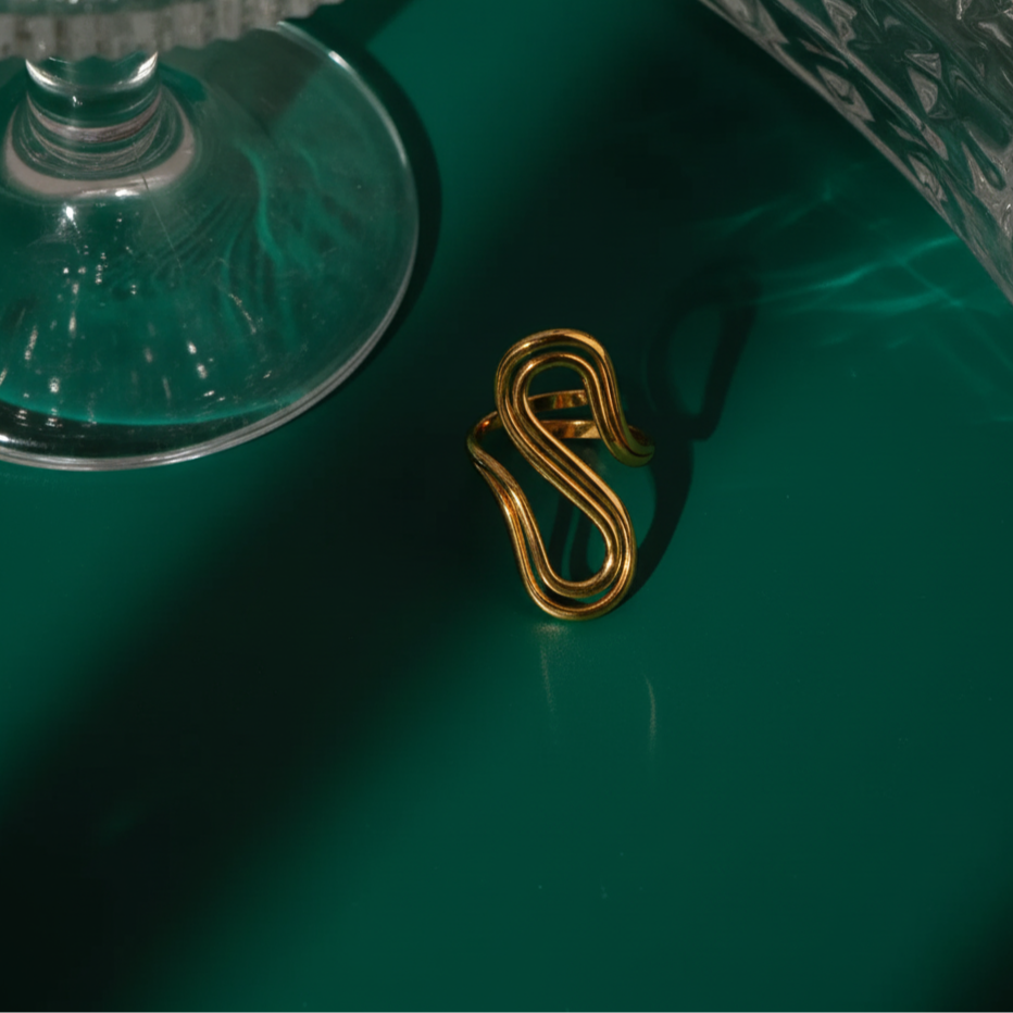 S-Curve Gold Ring