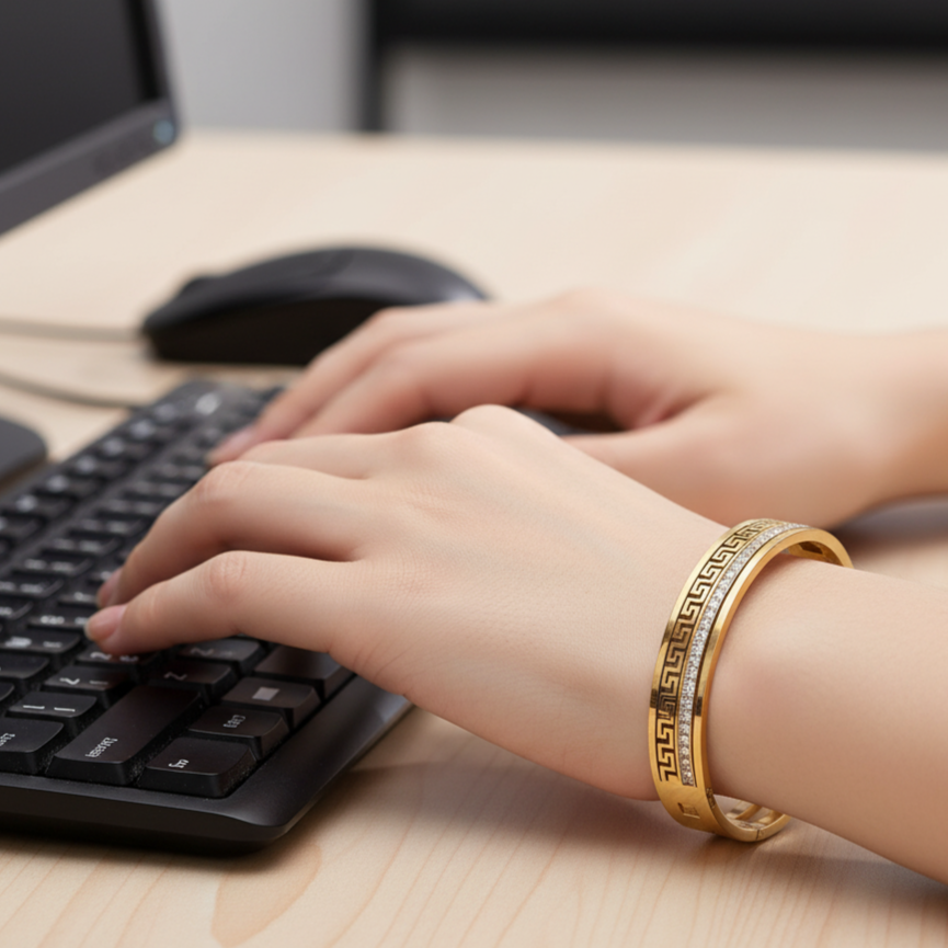 Vintage Court Gold Bangle