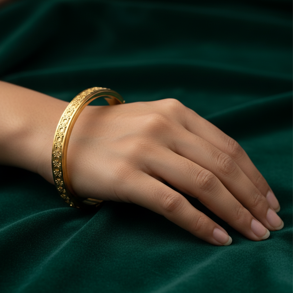 Golden Floral Pattern Bangle