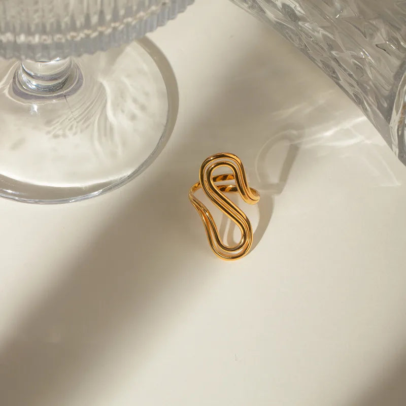 S-Curve Gold Ring