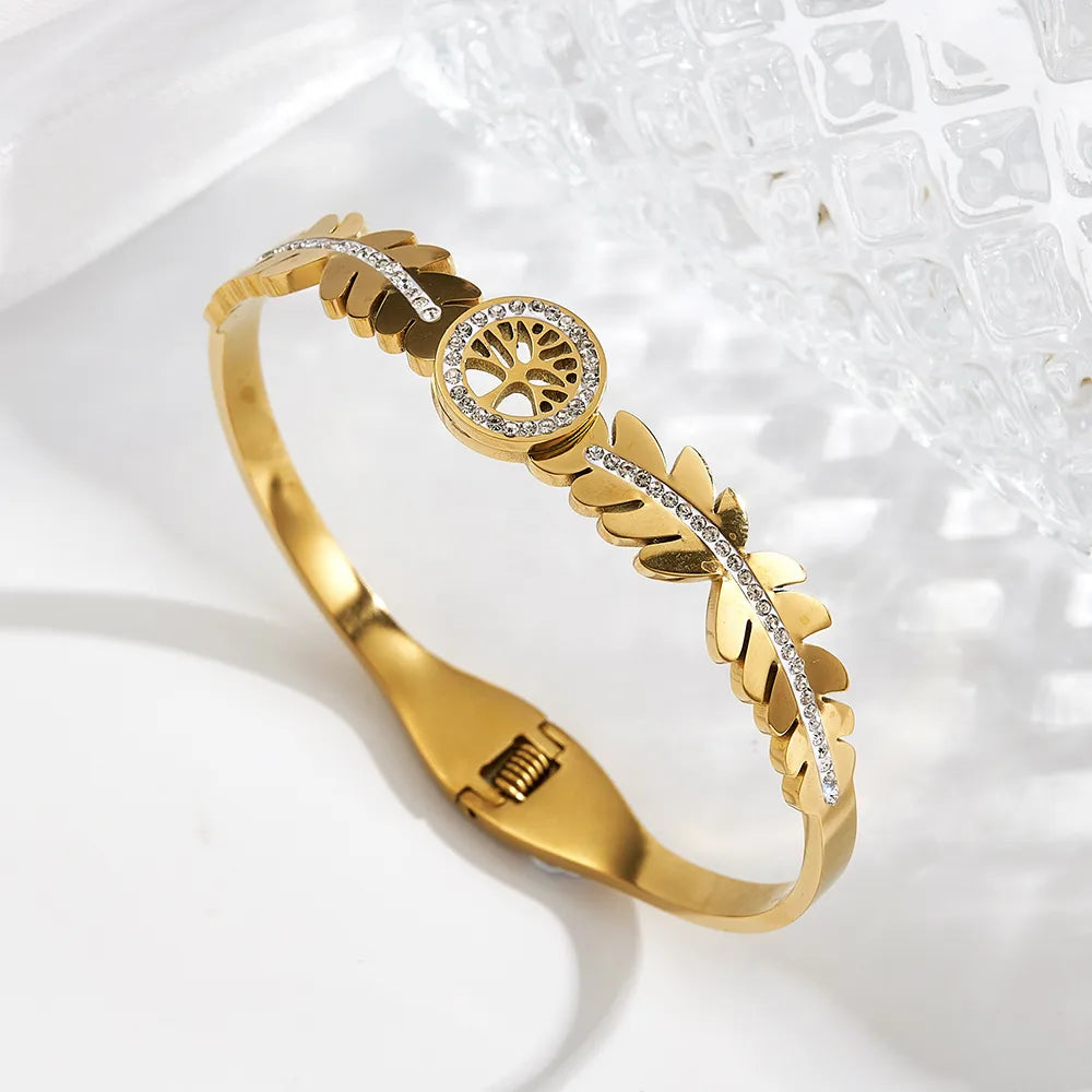 Golden Clover Leaf Bangle (Free Size)
