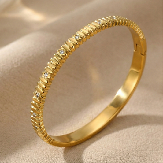 Golden Rhythm Bangle (Free Size)