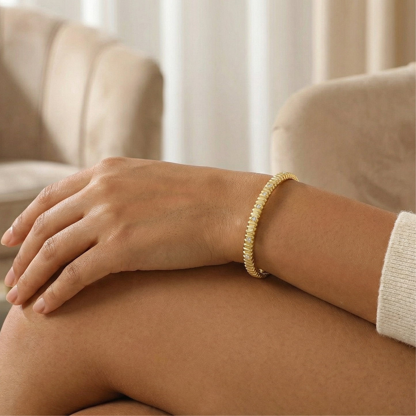 Golden Rhythm Bangle (Free Size)