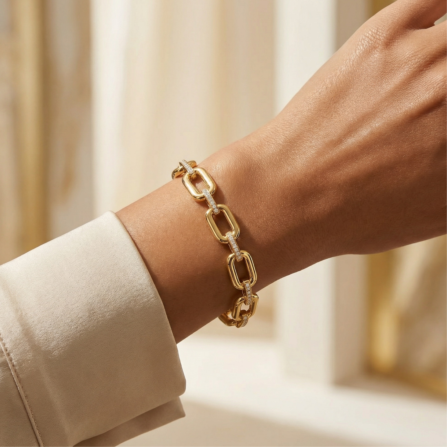 Golden Luxe Link Bracelet (Free Size)