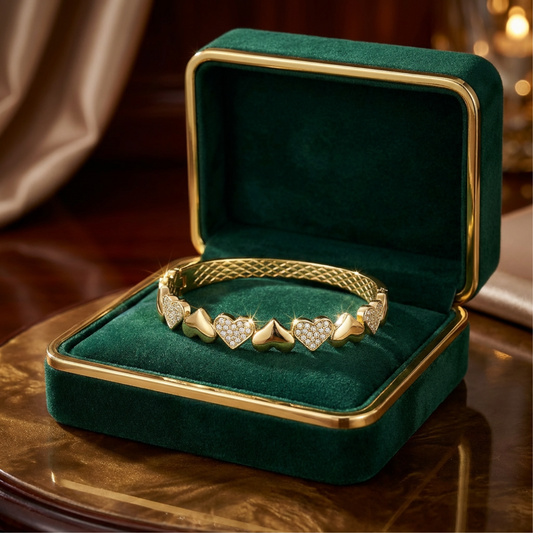 Golden Heart Luxe Bangle (Free Size)