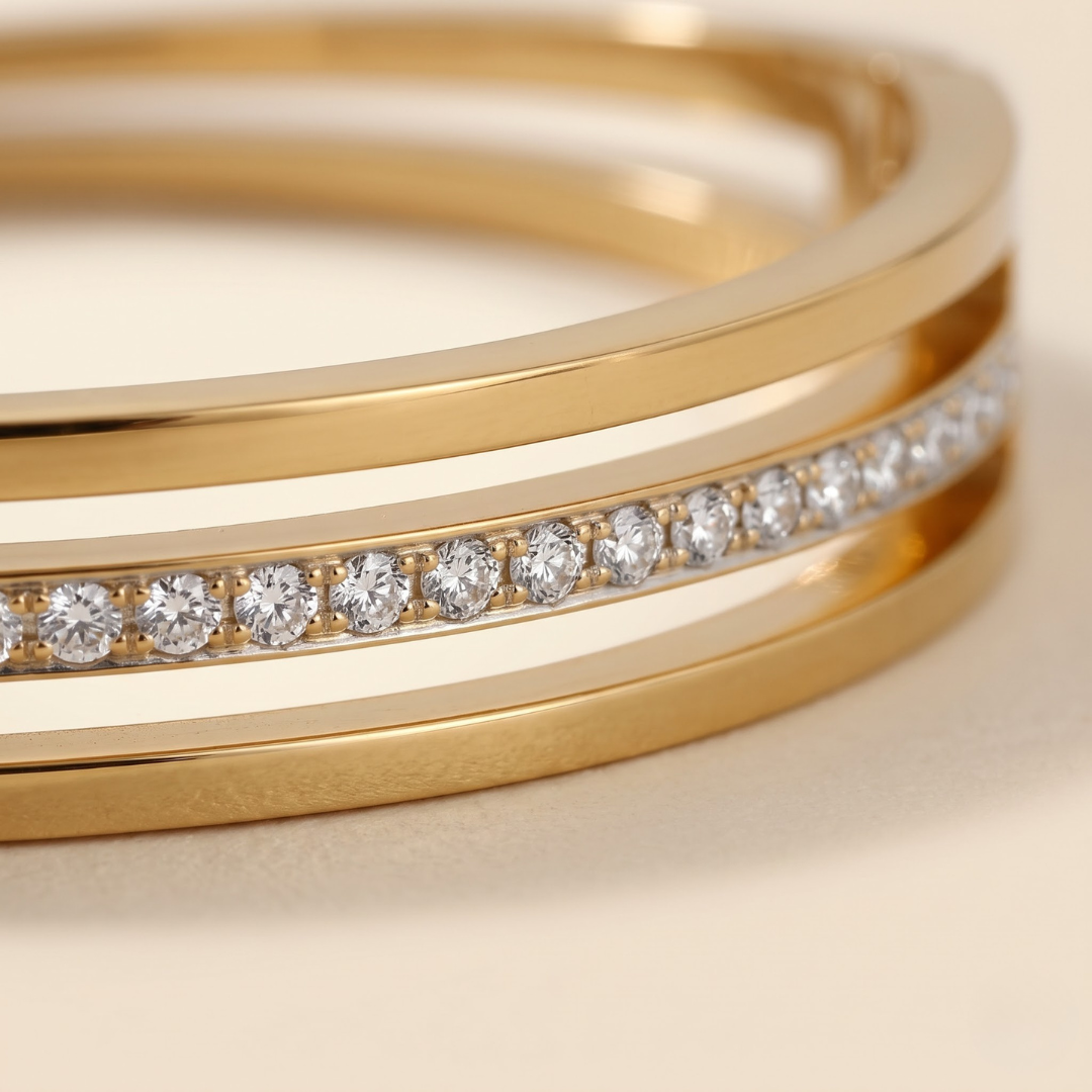 Golden Royale Line Bangle (Free Size)