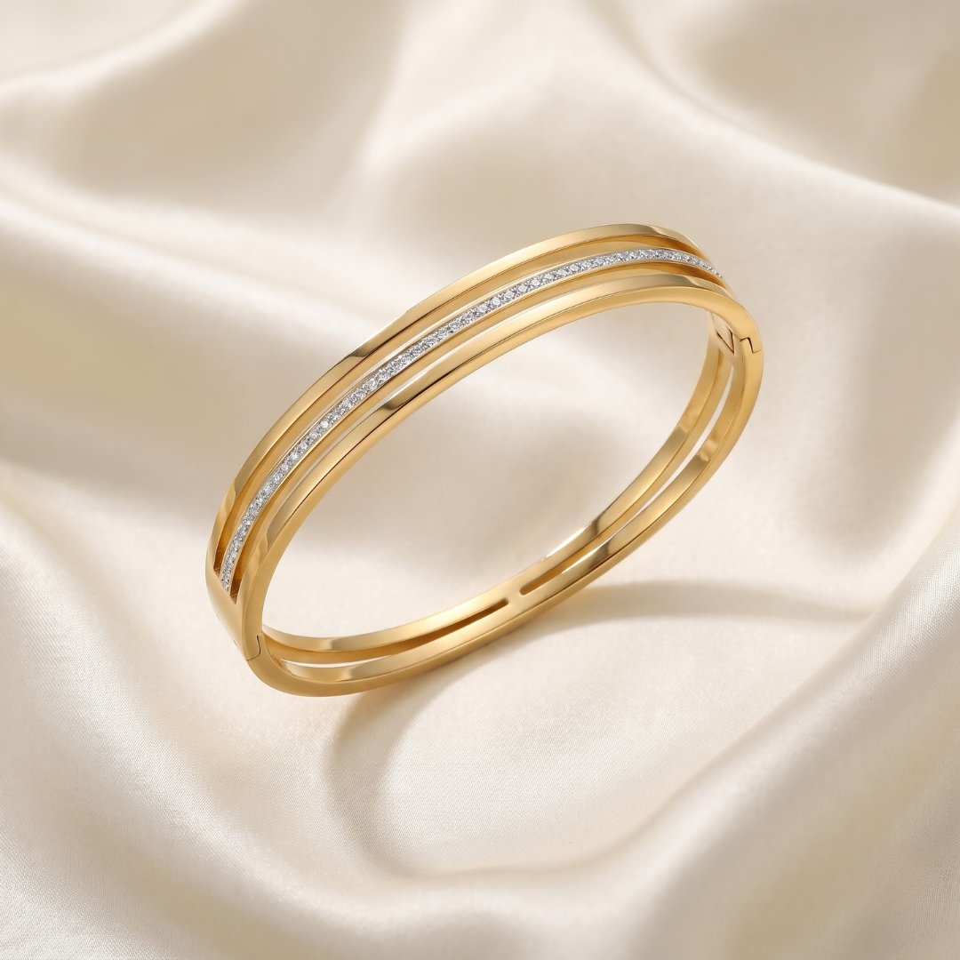 Golden Royale Line Bangle (Free Size)