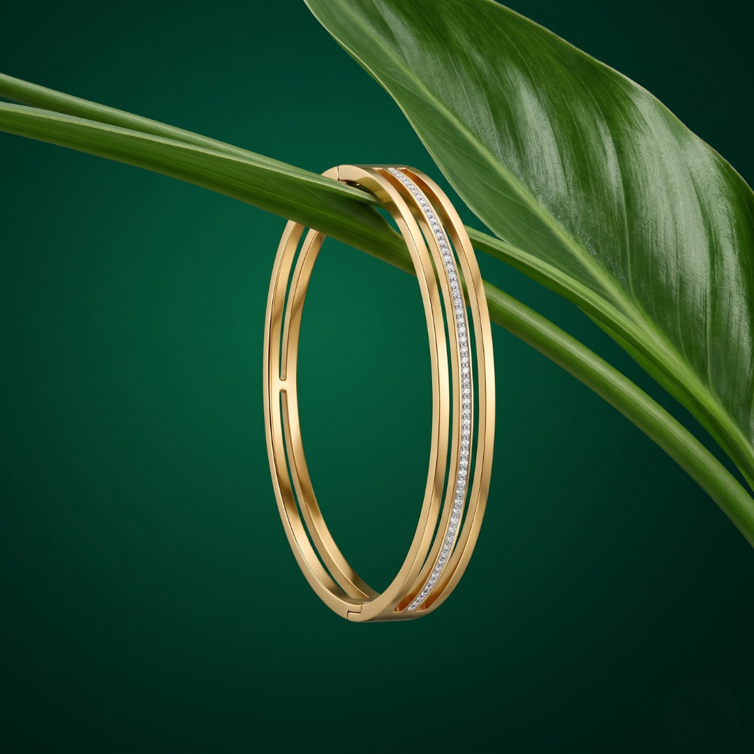 Golden Royale Line Bangle (Free Size)