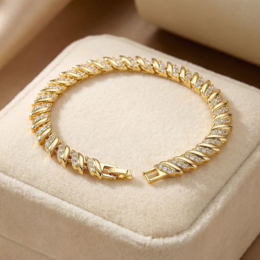 Golden Vintage Link Bracelet (Free Size)