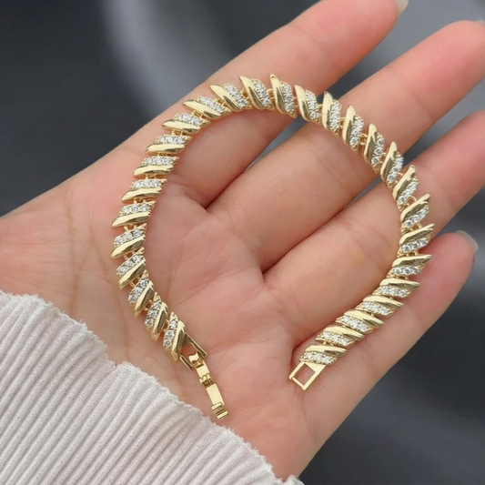 Golden Vintage Link Bracelet (Free Size)