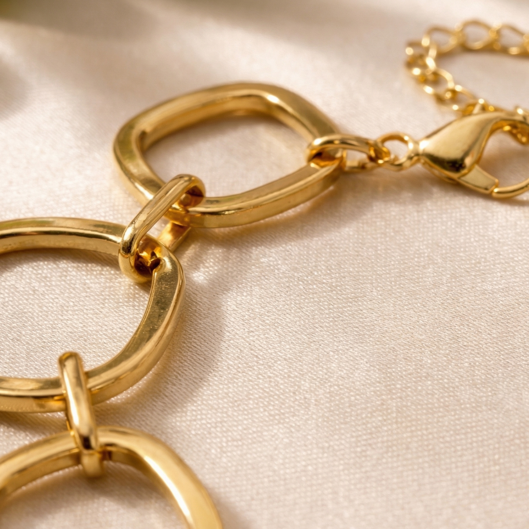 Bold Gold Square Bracelet (Free Size)