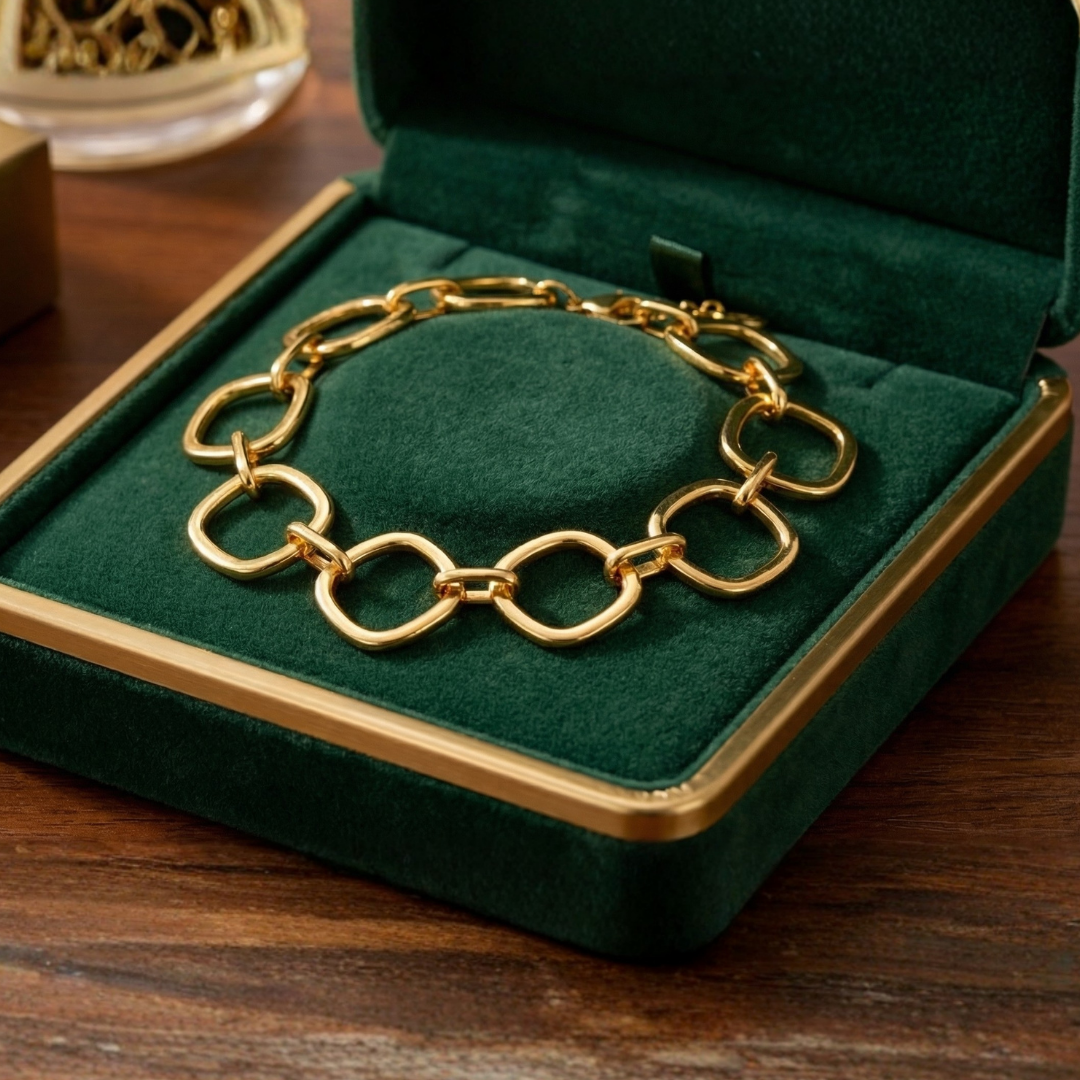 Bold Gold Square Bracelet (Free Size)