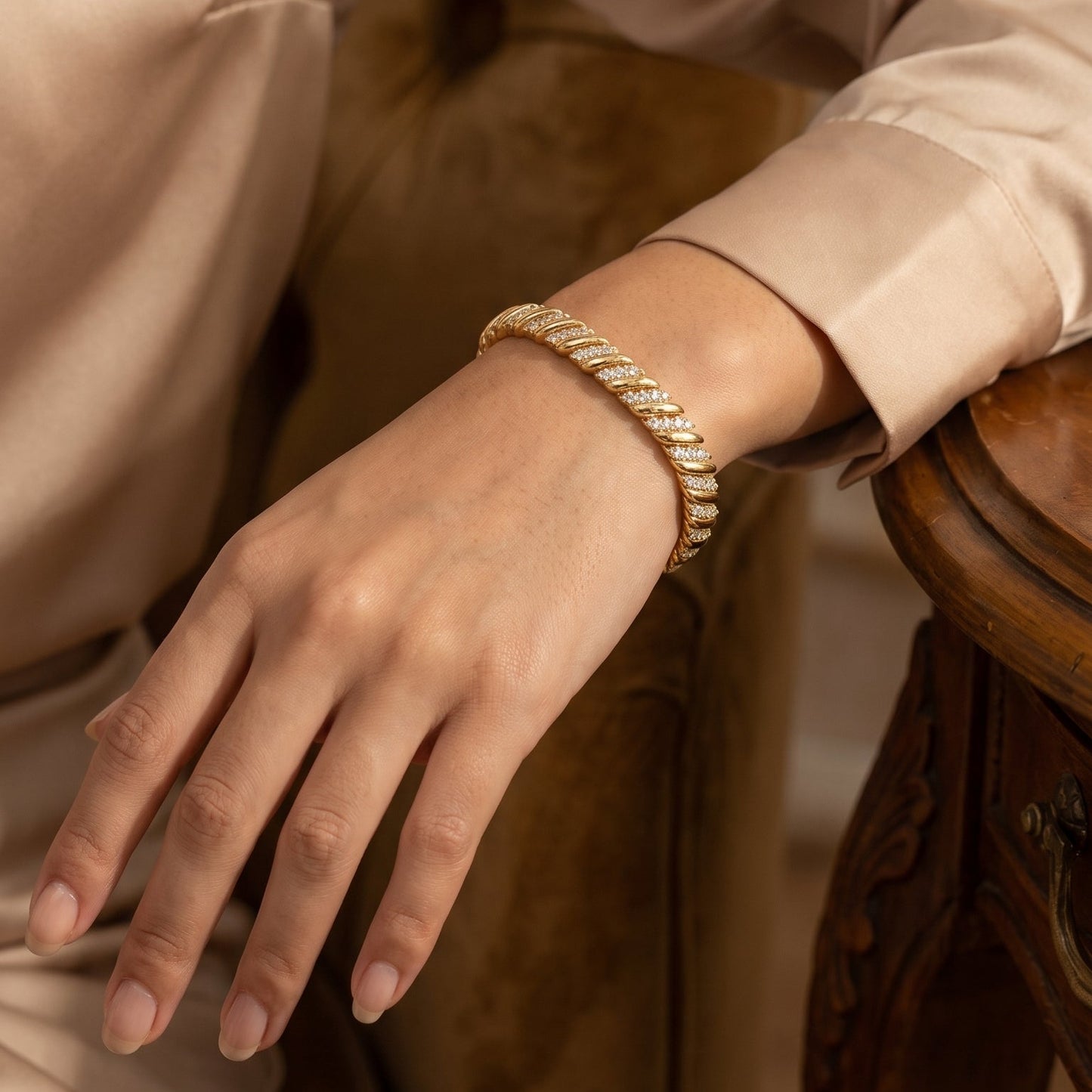 Golden Vintage Link Bracelet (Free Size)