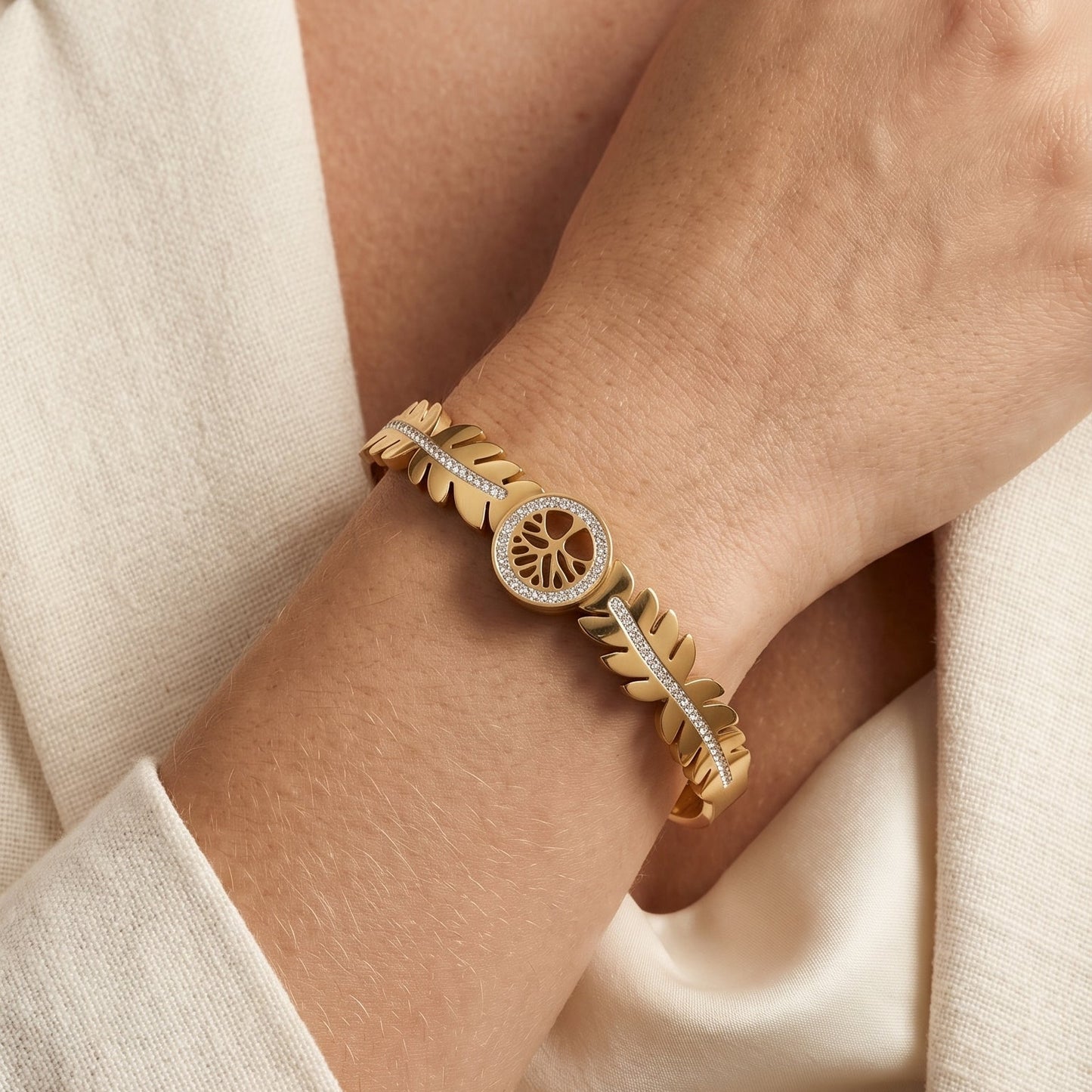 Golden Clover Leaf Bangle (Free Size)