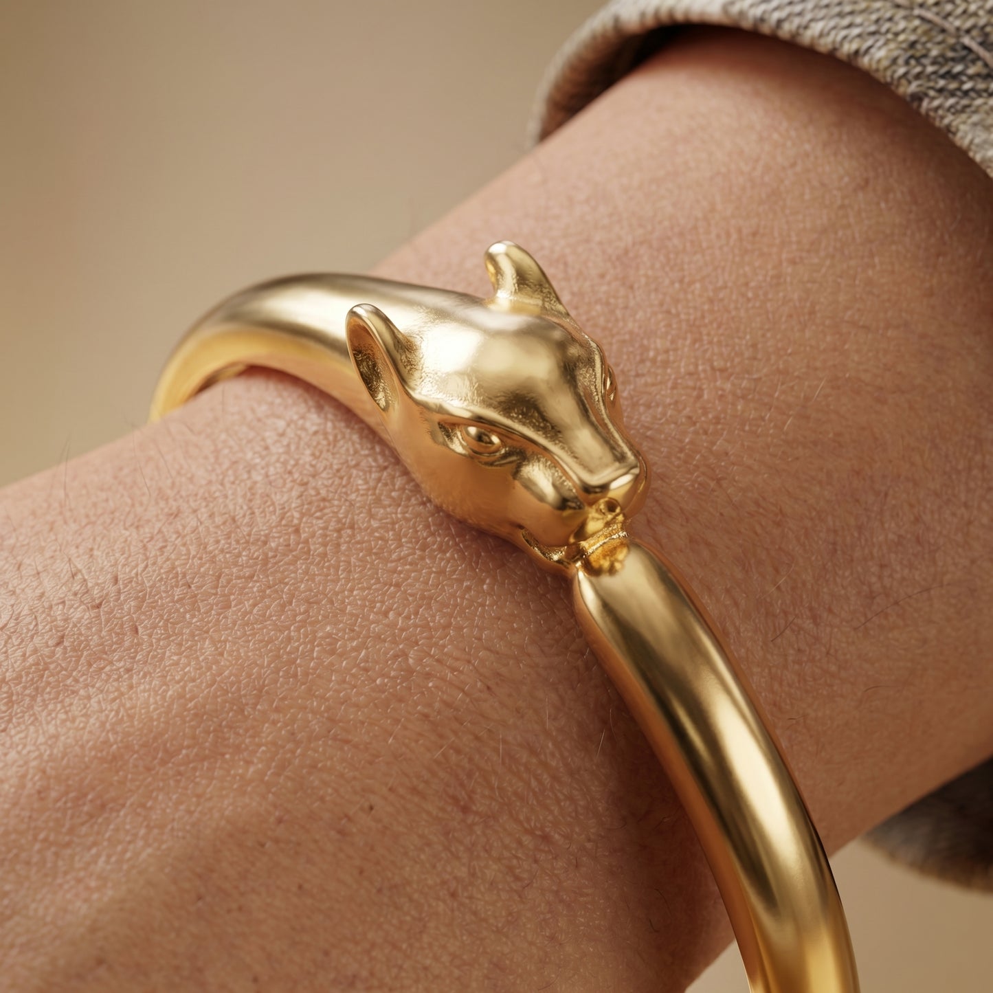Golden Jaguar Head Bangle (Free Size)