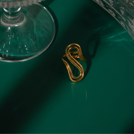 S-Curve Gold Ring