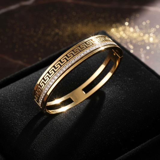 Vintage Court Gold Bangle