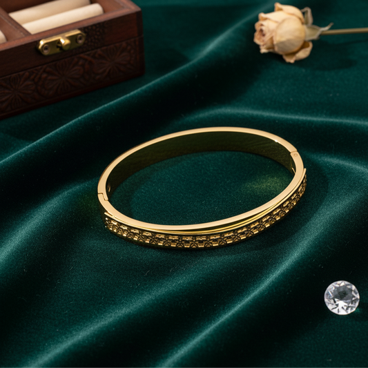 Golden Floral Pattern Bangle