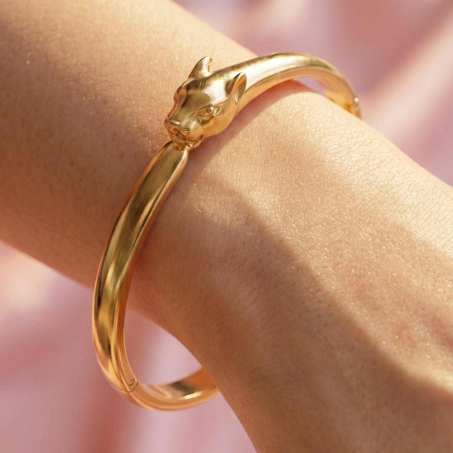 Golden Jaguar Head Bangle (Free Size)