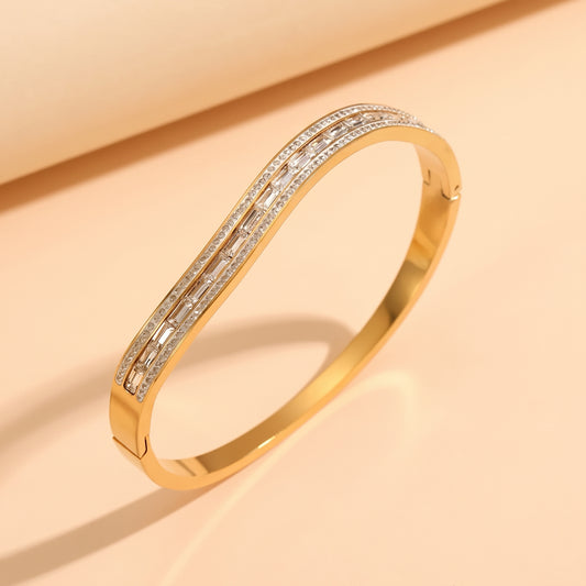 Luxe Diamond Line Bangle (Free Size)