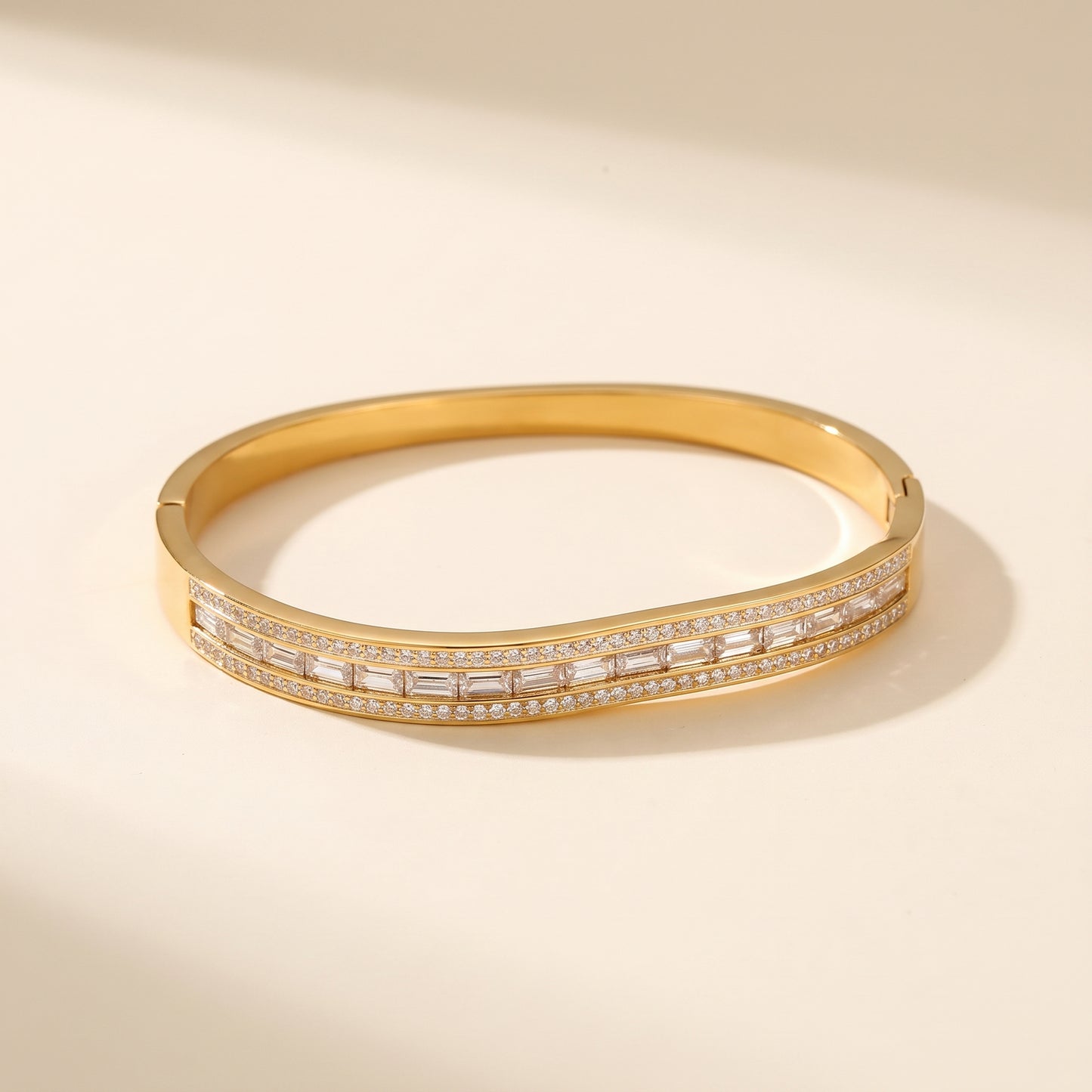 Luxe Diamond Line Bangle (Free Size)