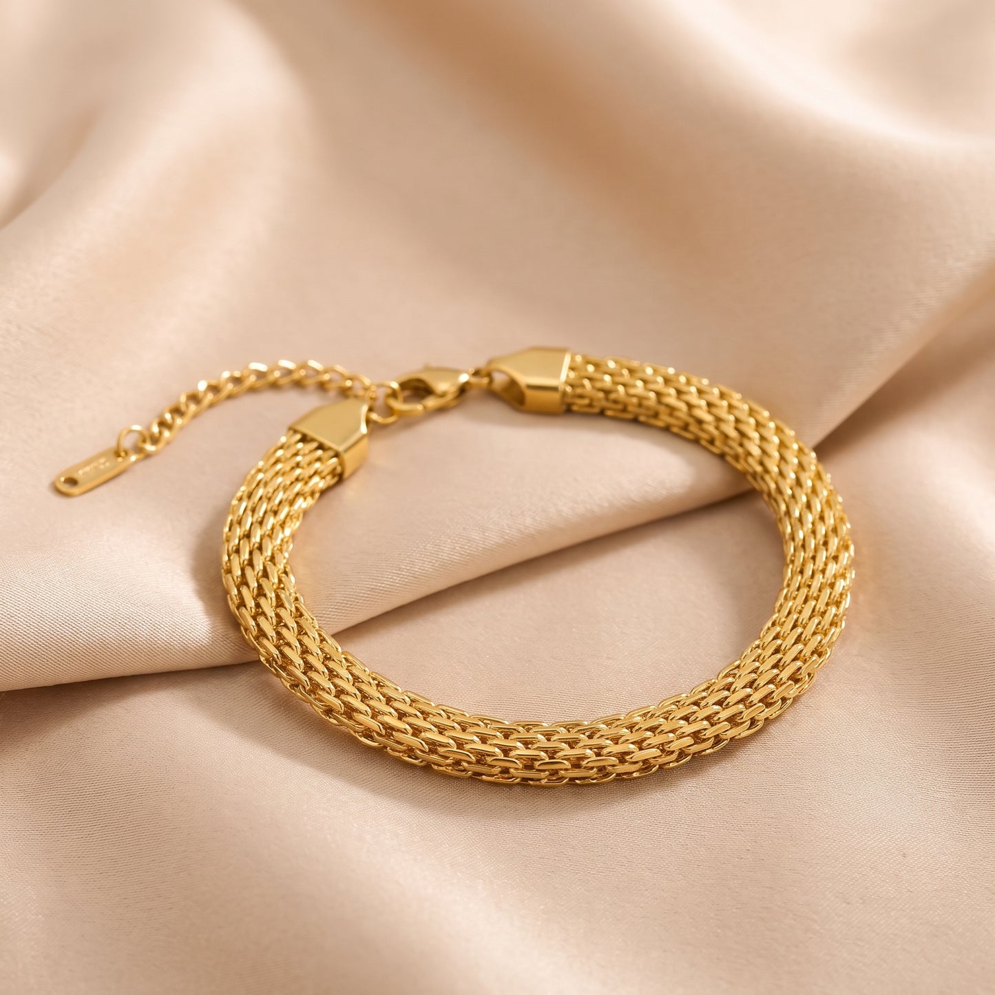 Bold Gold Chain Bracelet (Free Size)