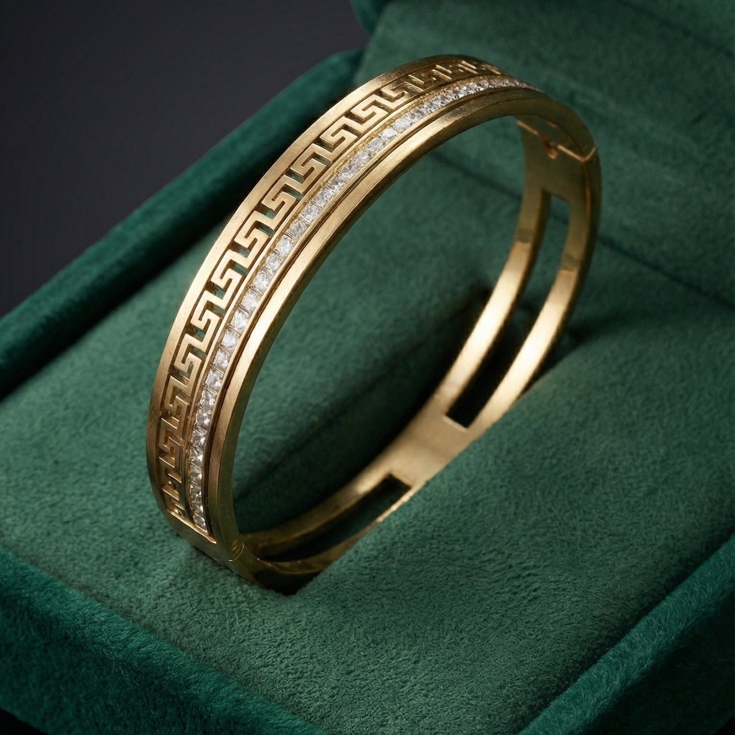 Vintage Court Gold Bangle (Free Size)