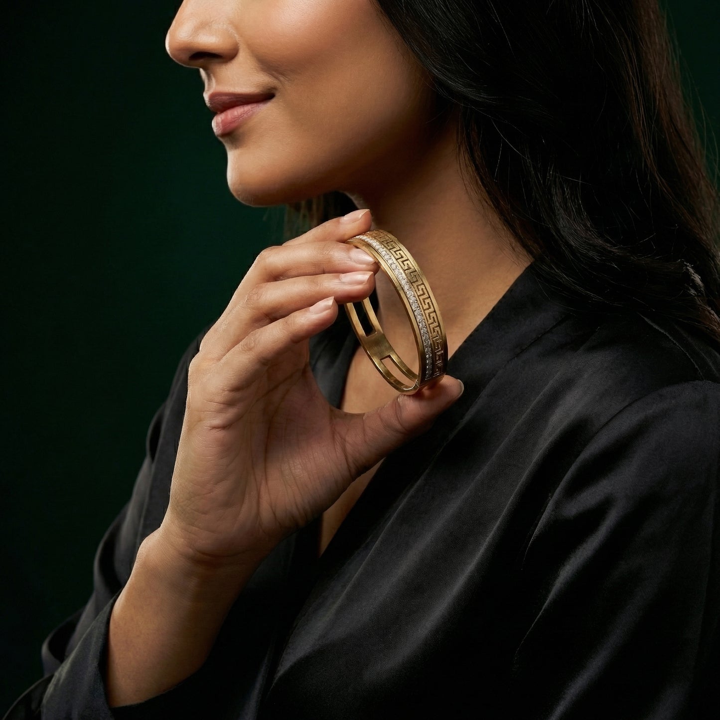Vintage Court Gold Bangle (Free Size)
